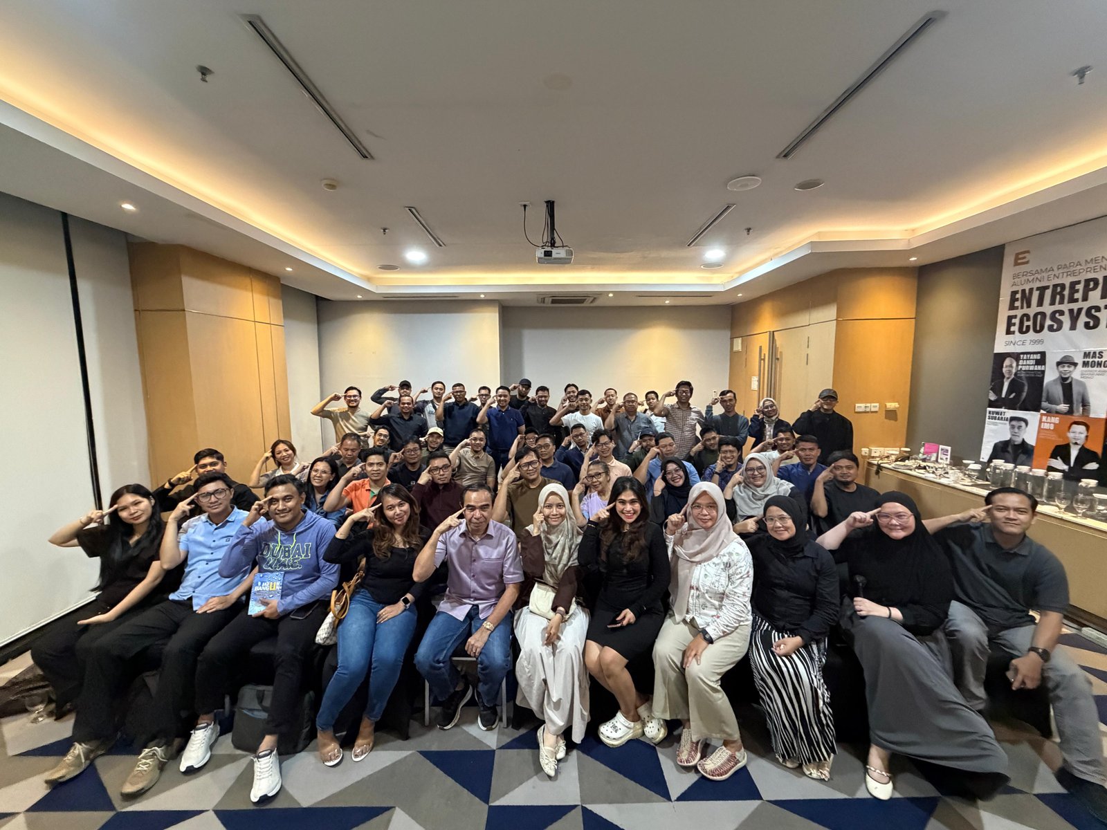 Foto peserta bersama mentor